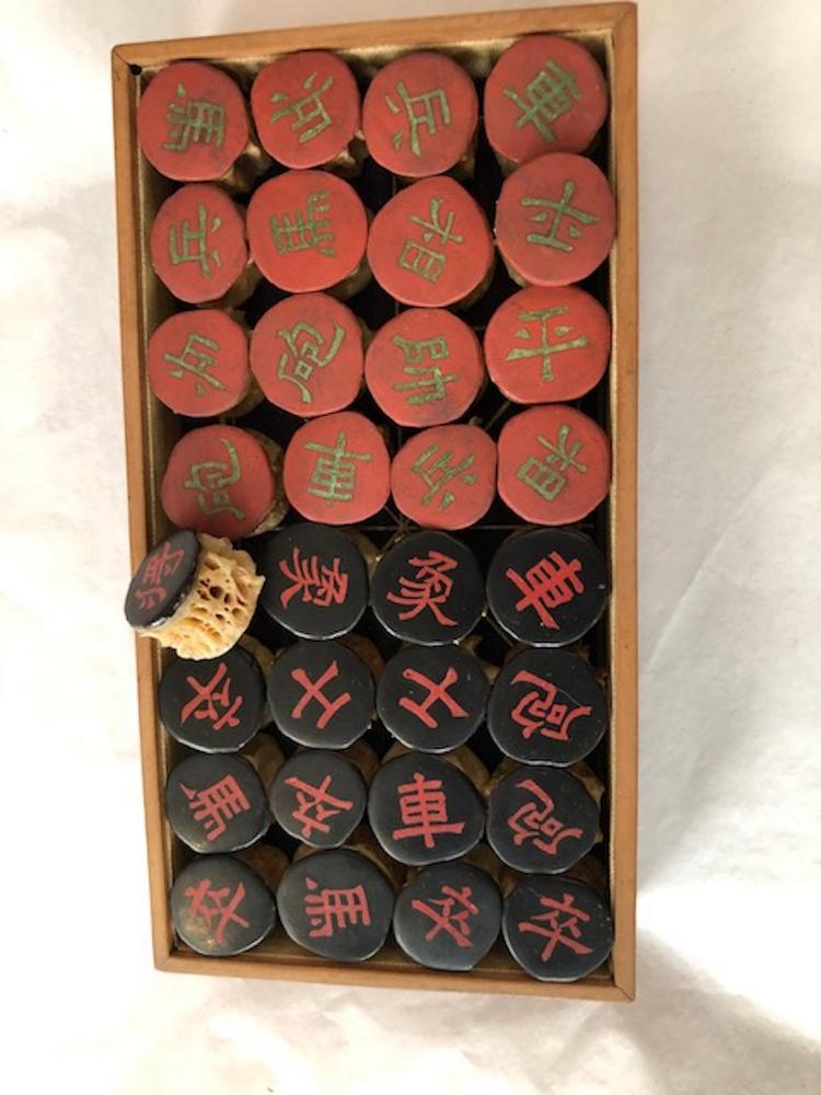 图片[13]-box; art/writing equipment; brush-washer; ink-stone; scroll; writing-brush; magnifying-glass; snuff-bottle; figure; sculpture; ornament(?); papercut; bottle; eye-glass; case; ladle; seal; chess-piece; chess-set; weiqi-piece; container; pouch; plaque; artefact BM-1891-0617.13-China Archive